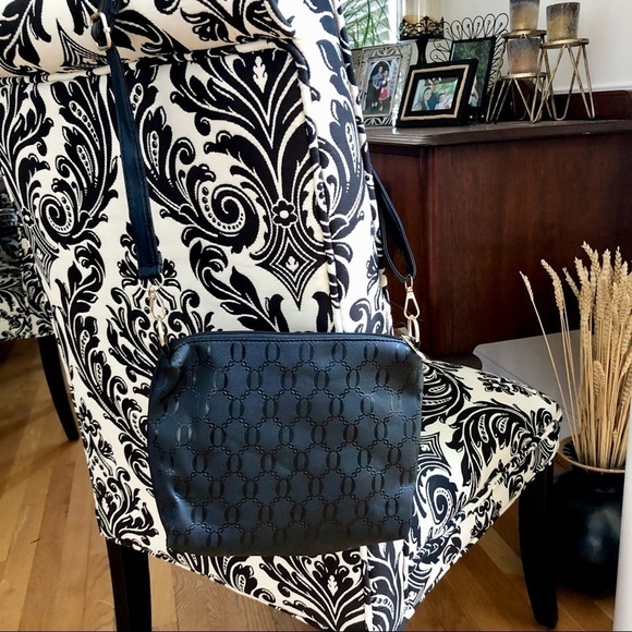 NEW Lightweight Black Crossbody - Picture 2 of 6